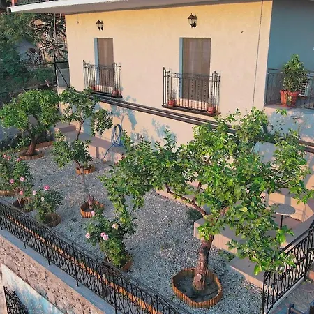 Urania - Kitries Lejlighed