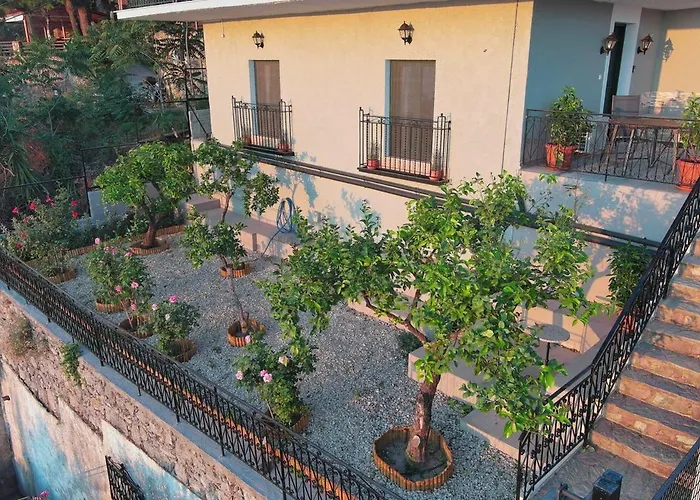 Urania - Kitries Apartmán *